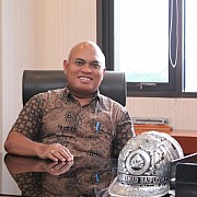 Semen Gresik Melaju di Jalur Sengit