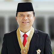 Bintang  Jasa Utama Dr. Ronny Franky Sompie, SH, MH