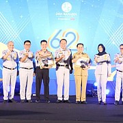 Dirjen Bina Keuangan Daerah Kemendagri Terima Penghargaan dari Jasa Raharja
