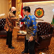 Gandeng Kementan, Menkop UKM siapkan Warung Sembako jual Pangan Lokal