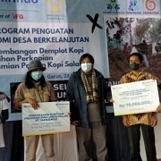 PT Jamkrindo Bantu Pemberdayaan Ekonomi Petani Kopi Garut