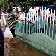 Ketua DPRD Kabupaten Banjar Salurkan Bantuan Untuk Warga Korban Banjir