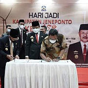 Dirut Pelindo IV dan Bupati Jeneponto Teken MoU Dry Hub