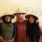 Peran Kepemimpinan Ketua Kelompok Mekaar dalam Pemberdayaan Perempuan untuk Ketahanan Ekonomi Keluarga