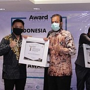 Bapenda Banjar Raih Penghargaan Inspiring Profesional And Leadership Award 2020