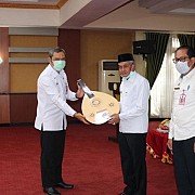 Lembaga Adat Desa Kabupaten Banjar Terima Hibah Alat Adat Dan Kebudayaan