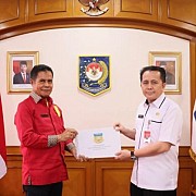 Kemendagri Serahkan Data Mahasiswa Tugas Belajar Mahasiswa Papua Hasil Verifikasi ke Seluruh Gubernur di Papua