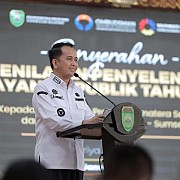 Capai Zona Hijau, Pj Gubernur Agus Fatoni Terima Penghargaan Pelayanan Publik dari Ombudsman RI