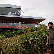 Balapan MotoGP Terasa Lebih Seru dari Bale TelkomGroup di Bukit 360 Mandalika