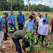 Mendes Yandri Letakkan Batu Pertama Pembangunan Smk Agribisnis Desa Tepian Langsat Kaltim