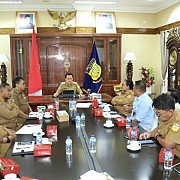 Inflasi di Papua Terkendali, Pj Gubernur Agus Fatoni Pastikan Stok Beras Aman dan Harga Terkendali