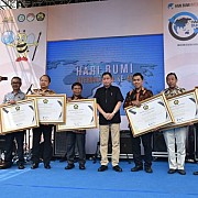 Menteri ESDM Peringati Hari Bumi dan Penyerahan Penghargaan Hemat Energi