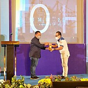 PT Djakarta Lloyd (Persero) mendapatkan penghargaan dari Direkur Jenderal Perhubungan Laut