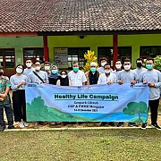 Millenial Jamkrindo Tanamkan Perilaku Hidup Sehat Kepada Pelajar di Geopark Ciletuh