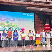 PNM Gandeng OJK Edukasi Nasabah Mekaar Pentingnya Akses Keuangan yang Aman