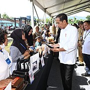 Jokowi Percaya Produk PNM Mekaar Punya Daya Saing Tinggi