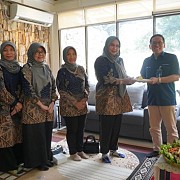 Persatuan Istri Karyawan Krakatatau Steel Gelar Sembako Murah