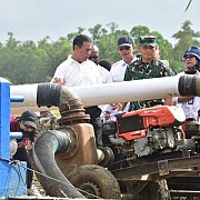 Mentan Cek Pompanisasi di Merauke, Targetkan Pertanian Modern