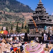 Pesona Perpanduan Keindahan Alam dan Ragam Keunikan