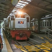 Menikmati Kelezatan di Dekat Stasiun Kereta Api