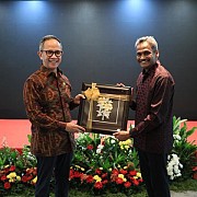 OJK Perkuat Kerjasama Perbankan Syariah Dan Keuangan Berkelanjutan Dengan Bank Negara Malaysia