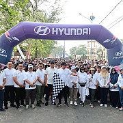 Meriah! Ribuan Peserta Ramaikan Color Run Festival Layangan Kota Pangkalpinang 2024, Sekda Mie Go Kibarkan Bendera Start