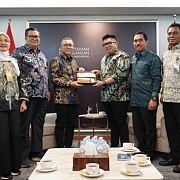 TASPEN Serahkan Manfaat Pensiun dan Tabungan Hari Tua (THT) kepada Sejumlah Menteri dan Petinggi Negara