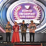 BRK Syariah Kembali Terima Penghargaan KI Award Menuju Informatif 2024
