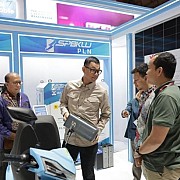 PLN Tebar Promo EV Deals Selama IIMS 2025, Beli Kendaraan Listrik Dapat E-Voucher Hingga Rp2 Juta