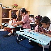 Ribuan Anak Nasabah PNM Mekaar Bisa Lanjutkan Sekolah Berkat Beasiswa PNM