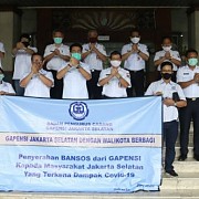 BPC GAPENSI jaksel Serahkan Bansos kw Walikota Jakarta Selatan Untuk Warga Terdampak Covid-19