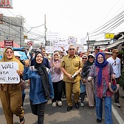Benyamin Bersama Warga Tangsel Tolak Penutupan Akses Jalan Serpong-Parung oleh BRIN