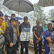 Menteri PU Tinjau Penanganan Longsor dan Banjir di Pekalongan, Percepat Pembukaan Akses dan Pemasangan Jembatan Bailey