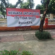 Spanduk Dukungan TWK KPK 'Memaksa untuk Lulus itu Tidak Bagus' Bertebaran di Jakarta