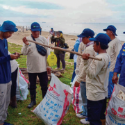 Ada BCL, Pegadaian Balikpapan Gercep Ajak Nelayan Raup Cuan Dari Sampah Pesisir