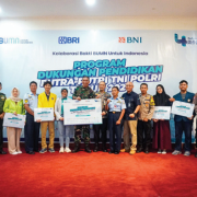 Peringati Hari Pahlawan, BRI Salurkan Bantuan Beasiswa Bagi Anak TNI Dan POLRI