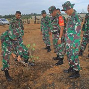 Dandim Martapura Hijaukan Area Bandara internasional Samsudin Noor
