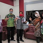 Buku Saku Covid-19 Versi Bahasa Banjar Ada di Aplikasi Martapura