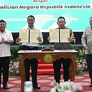 Urusan Pangan Jadi Atensi Khusus Prabowo Subianto, Wamenhan: Kerja Mentan Amran Luar Biasa