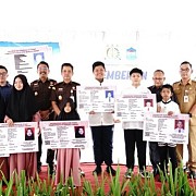 Kejari Bersama Pemkot Pangkalpinang Terbitkan 21 KIA Bagi Anak Yatim Piatu Dan Dhuafa