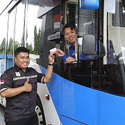 Jalin Kerja Sama, Pertamina Retail Implementasikan Teknologi Kartu Pas RFID untuk Meningkatkan Kontrol Pengisian BBG Pada Armada Transjakarta Perum DAMRI