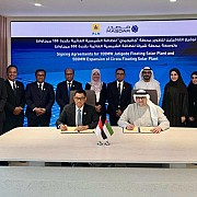 PLN dan Masdar Tandatangani MoU Pengembangan Pembangkit Listrik Tenaga Surya Terapung di Indonesia