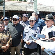Pastikan Proses PSU Berjalan Lancar, Pj Gubernur Papua bersama Wamendagri-Forkopimda Pantau Sejumlah TPS