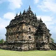 Cinta dan Harmoni di Candi Plaosan