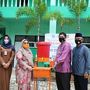 Pondok Pesantren Dan TK Al Quran Terima Bantuan Alat Cuci Tangan Portabel