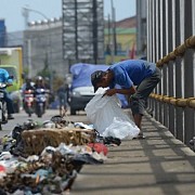 Cinta & Benci Plastik