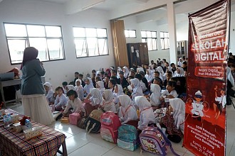 Hari Anak Nasional: Telkom Tingkatkan Literasi Keamanan Siber melalui CyberHeroes Sekolah Digital