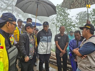 Menteri PU Tinjau Penanganan Longsor dan Banjir di Pekalongan, Percepat Pembukaan Akses dan Pemasangan Jembatan Bailey