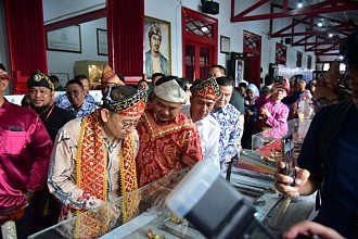 Menteri Kebudayaan Fadli Zon Buka Pameran Perangko di Kota Tertua Palembang