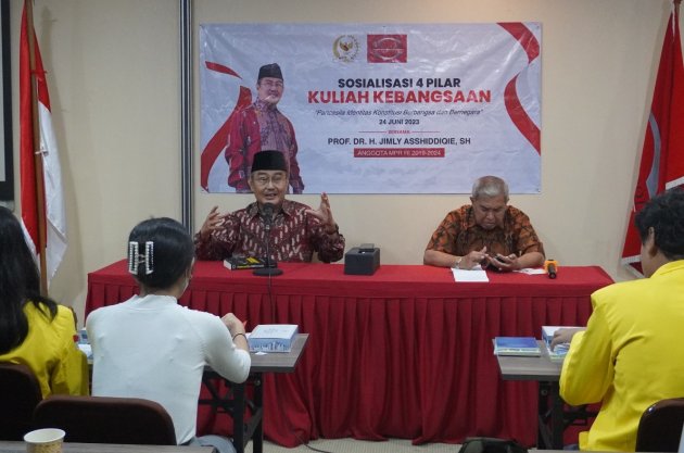 Anggota MPR RI Prof Jimly Asshiddqie Sosialisasikan Empat Pilar Bersama Mahasiswa se- DKI Jakarta